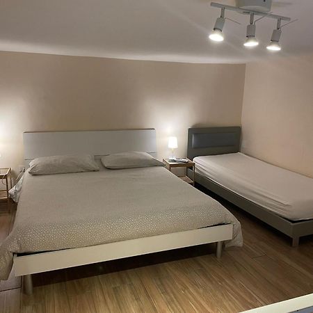 Clelia'S Room Napoli Bagian luar foto