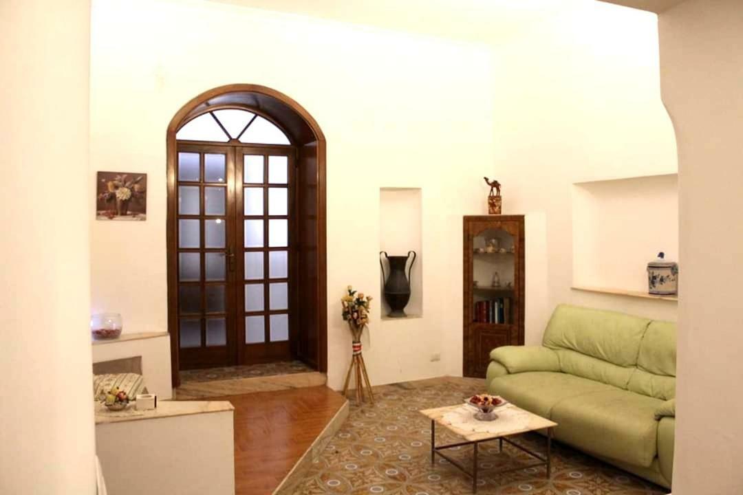 Clelia'S Room Napoli Bagian luar foto
